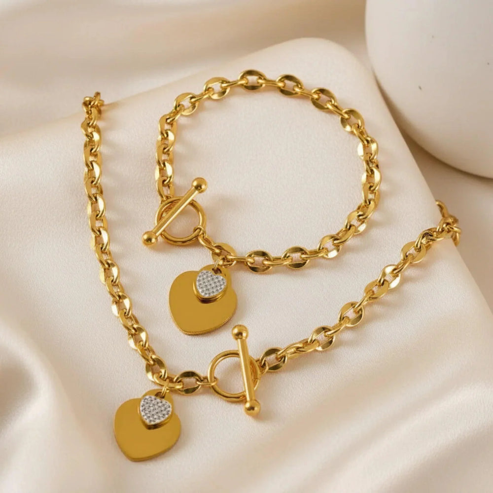 18K vergoldetes Schmuck-Set aus Halskette und Armband mit Doppelherz-Anhängern