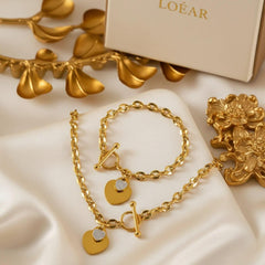 Goldenes 18K Edelstahl-Schmuckset mit Doppelherz-Anhängern – elegante Halskette & Armband von LOÉAR