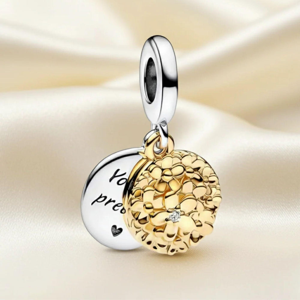 Anhänger in floraler Harmonie | Edelstahl Gravur Anhänger | LOÉAR