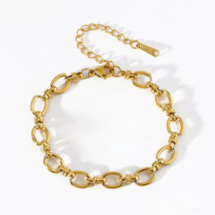 Golden Link Bracelet von LOÉAR – elegantes 18K vergoldetes Edelstahlarmband mit ovalen Gliedern, wasserfest & hypoallergen.