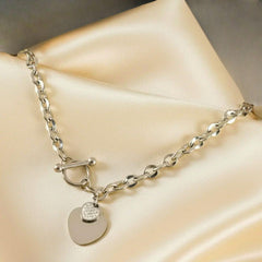 Silbernes Halskette mit Doppelherz-Anhänger und T-Verschluss von LOÉAR