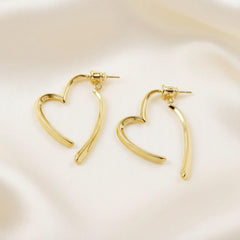 Vergoldete Ohrringe in offener Herzform – moderne, elegante Herz-Design-Ohrringe (LOÉAR).