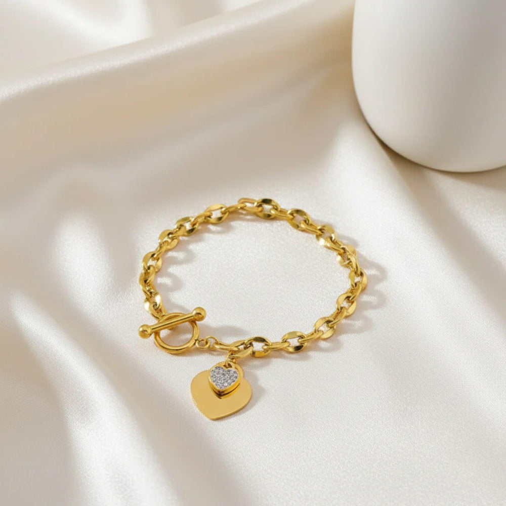 Goldenes Edelstahlarmband mit Doppelherz-Anhänger und Zirkonia – elegantes 18K vergoldetes Schmuckstück von LOÉAR