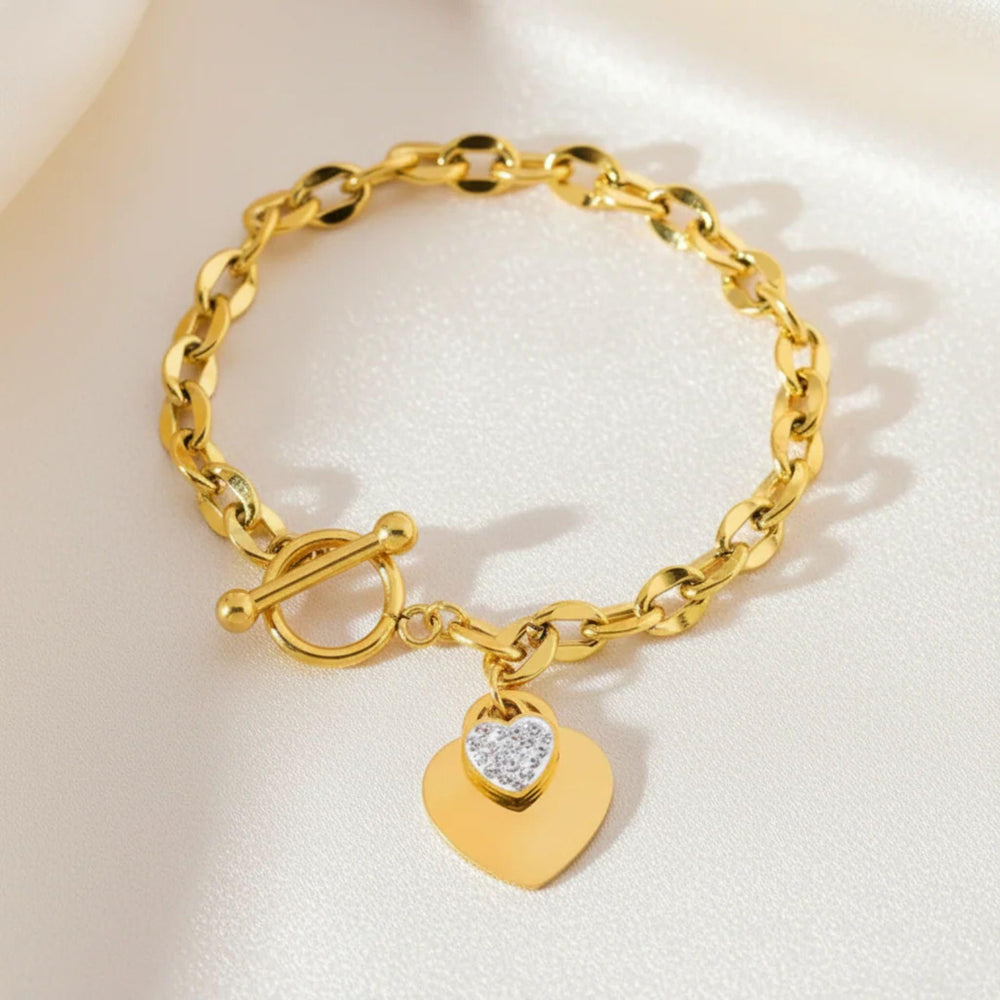 Goldenes Edelstahlarmband mit Doppelherz-Anhänger und Zirkonia – elegantes 18K vergoldetes Schmuckstück von LOÉAR