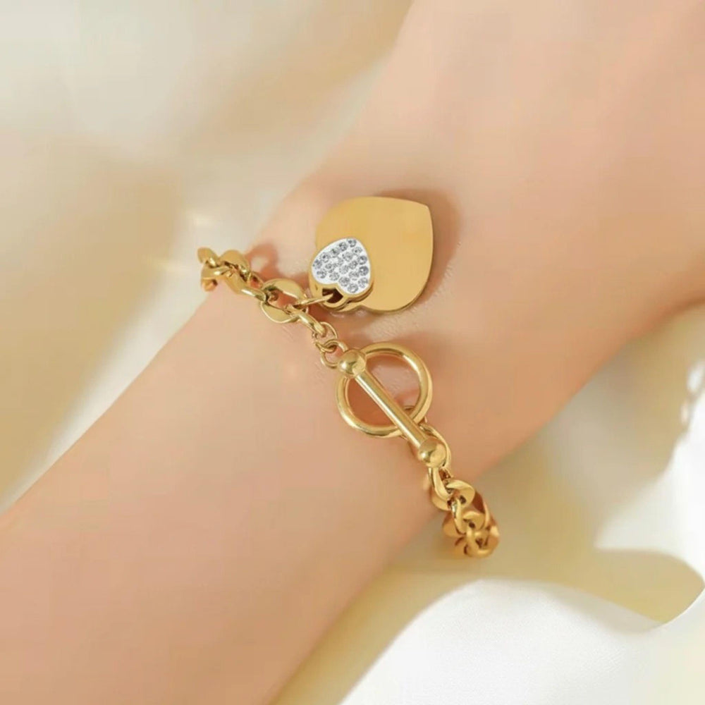 Goldenes Edelstahlarmband mit Doppelherz-Anhänger und Zirkonia – elegantes 18K vergoldetes Schmuckstück von LOÉAR