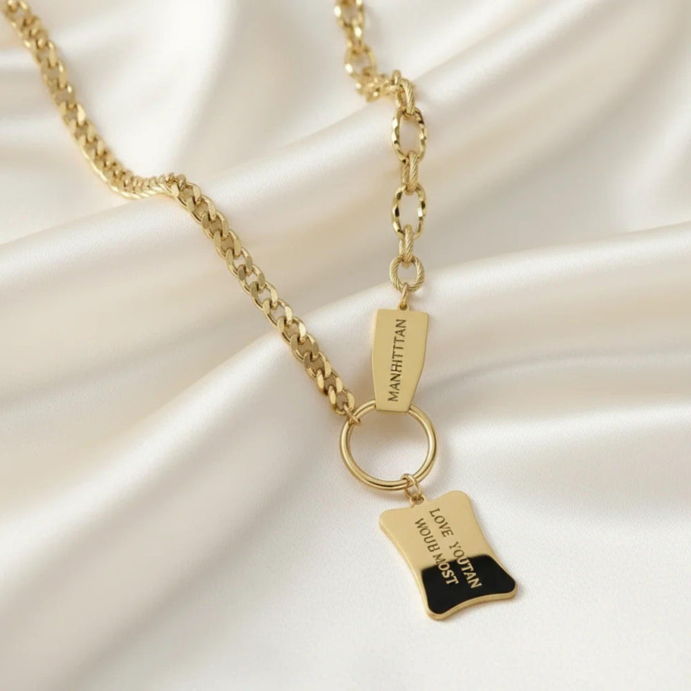 Goldene Edelstahlkette mit gravierter Plakette – luxuriöse 18K vergoldete Halskette von LOÉAR