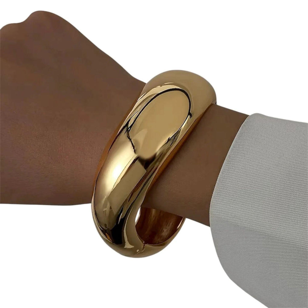 Breiter Skulpturaler Armreif – 18 K Vergoldet | LOÉAR