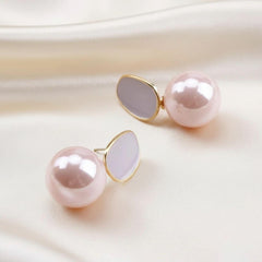 Elegante Nude-Pearl Ohrringe mit glänzender Perle und organischer Goldfassung