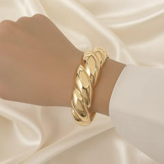 Geflochtener Gold Armreif Damen aus Edelstahl 18K vergoldet – LOÉAR Schmuck