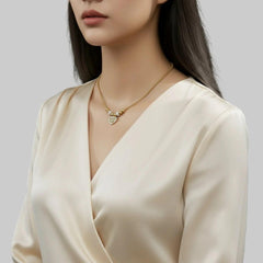 Goldene Edelstahlkette mit Herzanhänger und Lebensbaum von LOÉAR