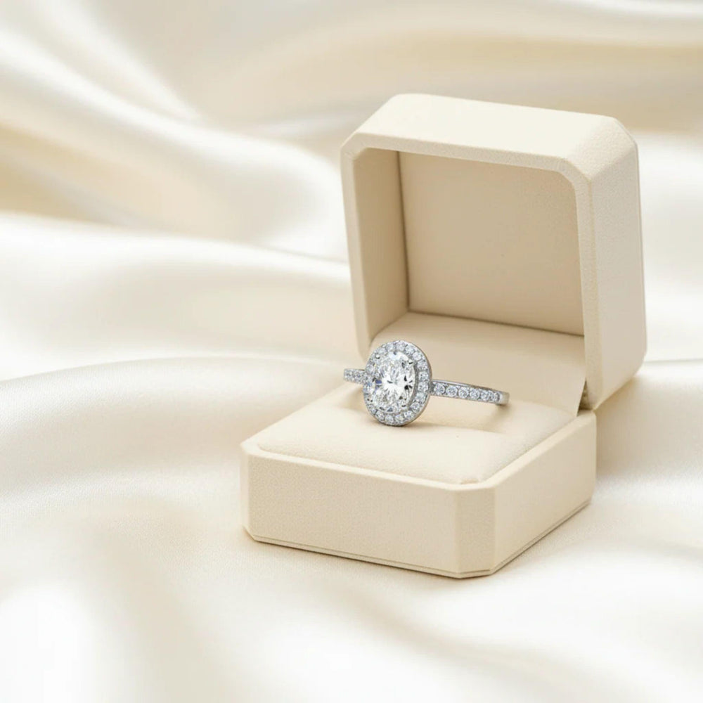 Ovaler Halo Ring aus 925 Silber mit Zirkonia