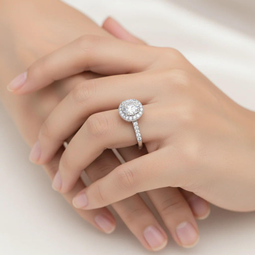 Ovaler Halo Ring aus 925 Silber mit Zirkonia