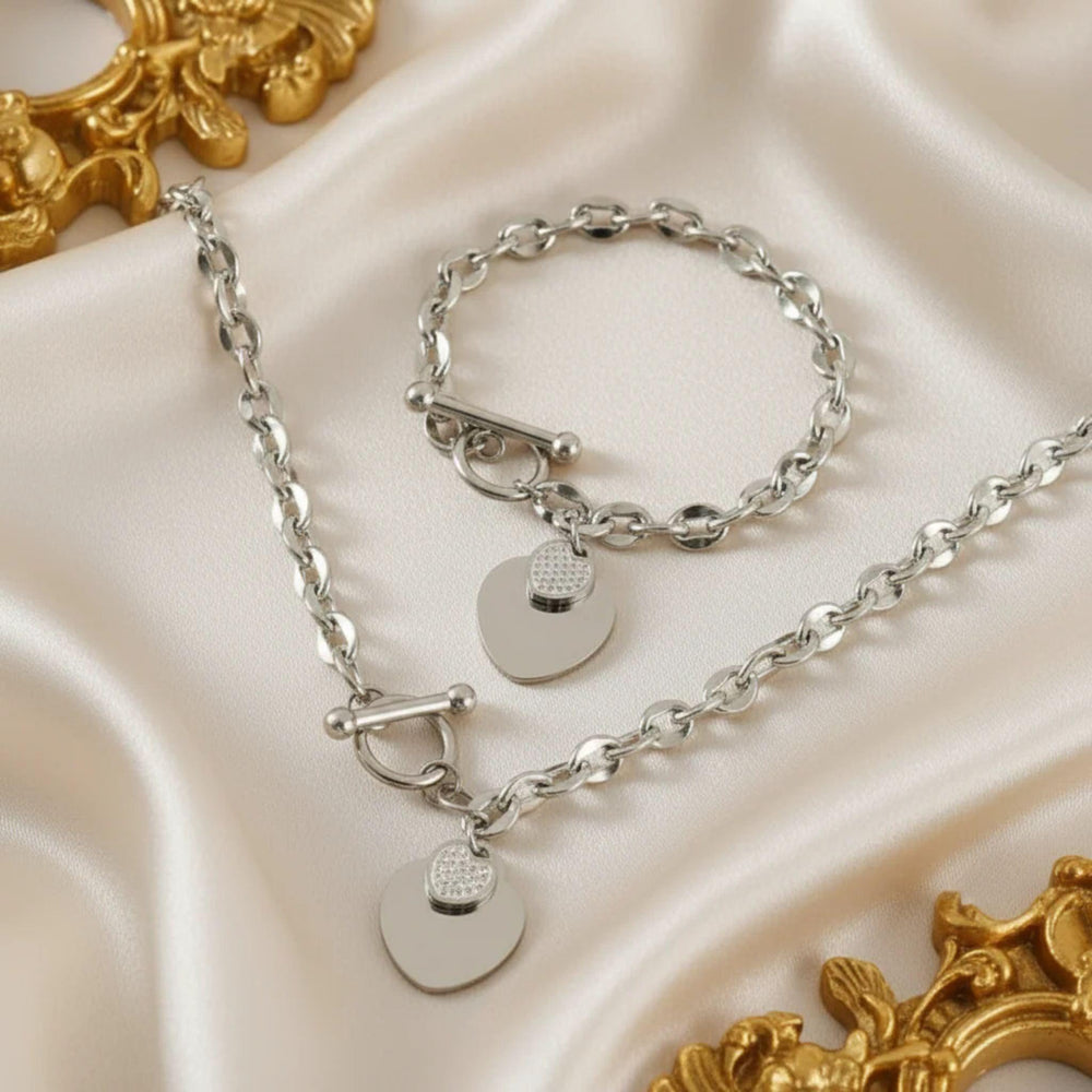 Silbernes Schmuckset mit Herzanhänger – Halskette & Armband mit Pavé-Detail von LOÉAR