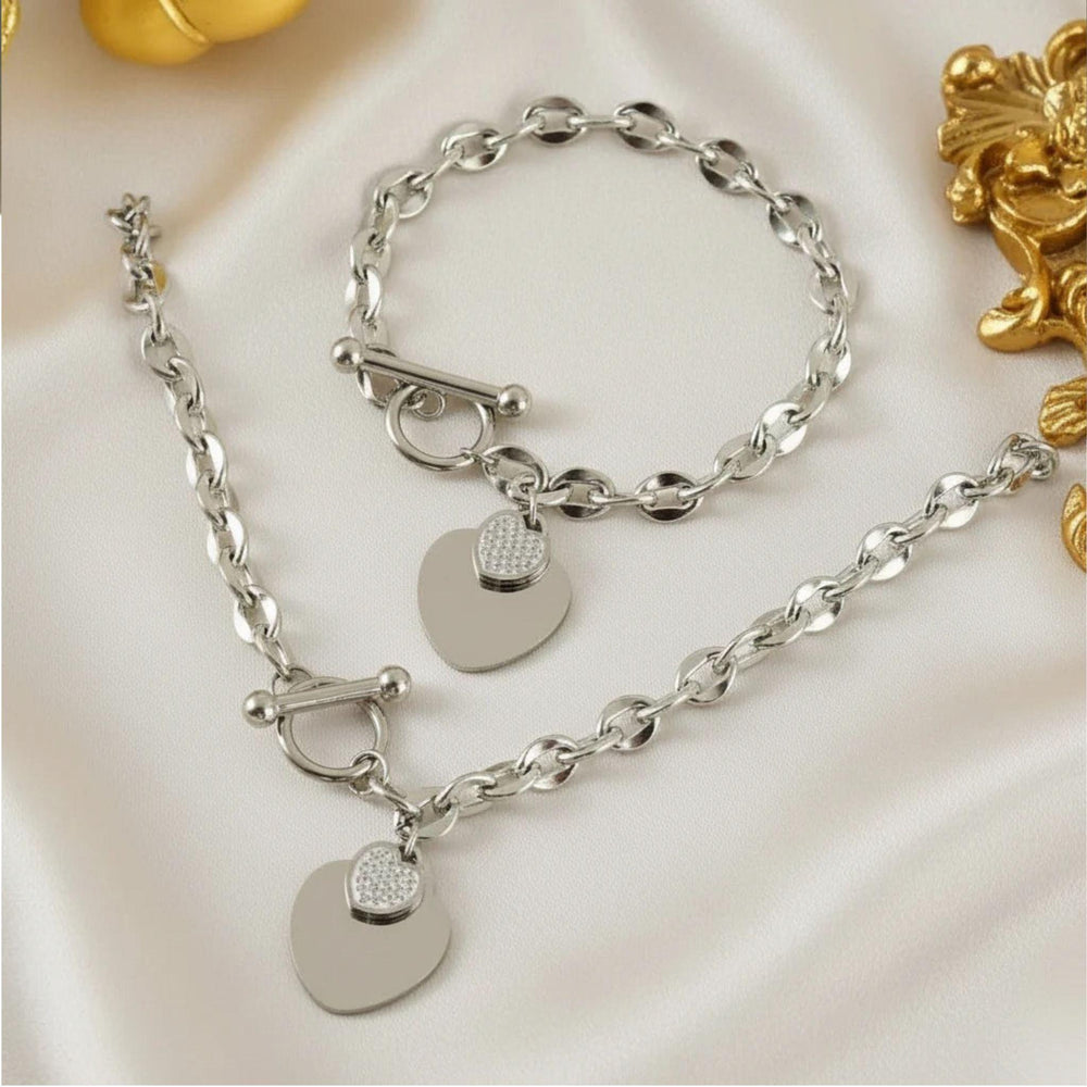 Silbernes Schmuckset mit Herzanhänger – Halskette & Armband mit Pavé-Detail von LOÉAR