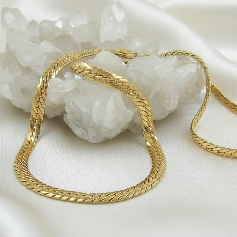 Vergoldete Panzerkette „Élégance“ 5 mm – luxuriöse Damenkette mit 3–4 Mikron Goldbeschichtung, 50 cm Länge von LOÉAR