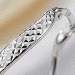 detail creolen 925 silber struktur oberfläche